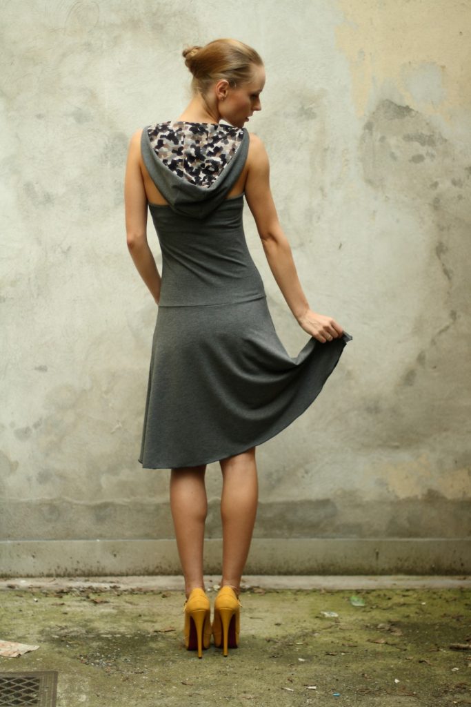 Rückenfreies Kleid aus oekotex Jersey