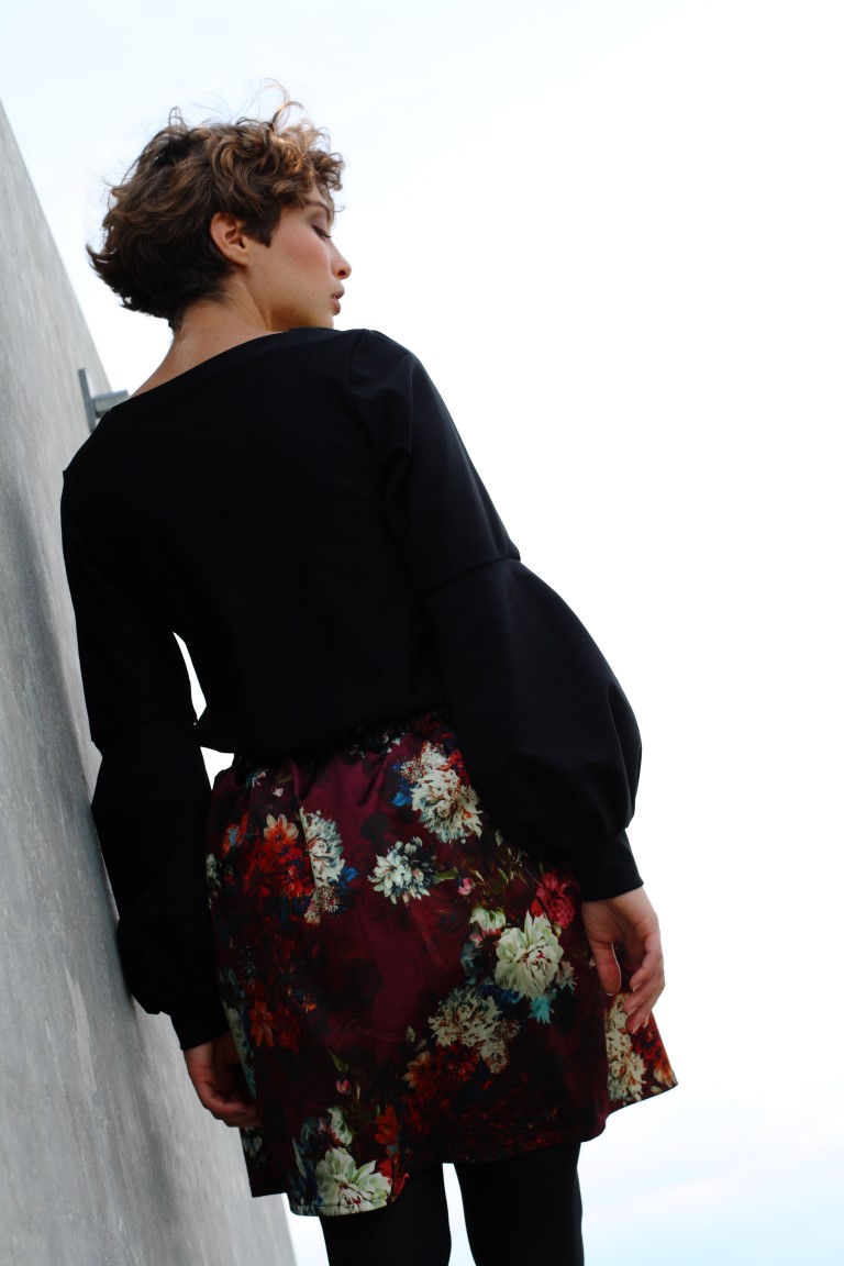 Floraler weinroter Viskose Rock Dana floraler Rock