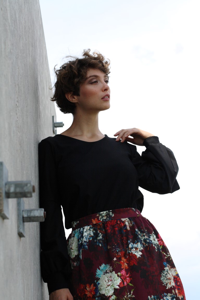 Floraler weinroter Viskose Rock Dana floraler Rock