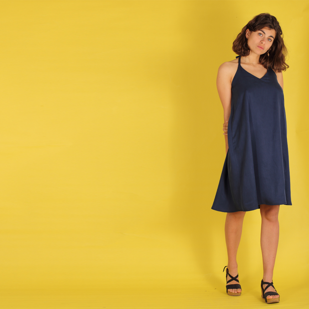 Tamira1 blaues Trägerkleid