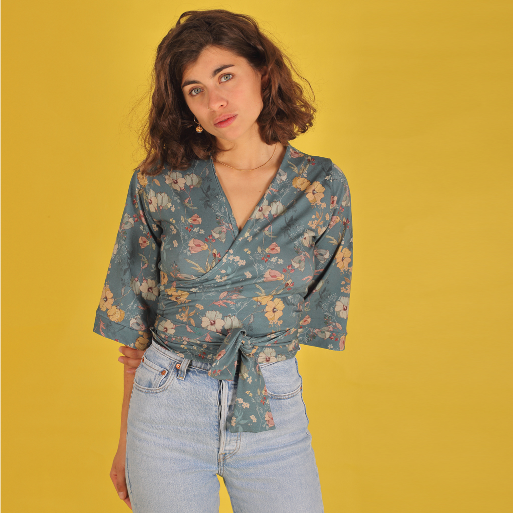Wickelshirt_Floralia4 Bio-Baumwollbluse Floralia mit stilvollem Wickeldesign