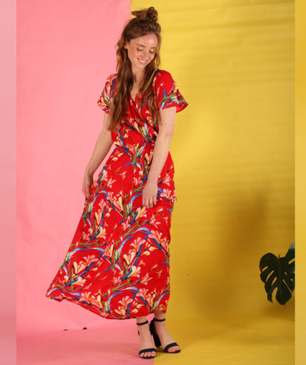 Rot gemustertes Sommerkleid