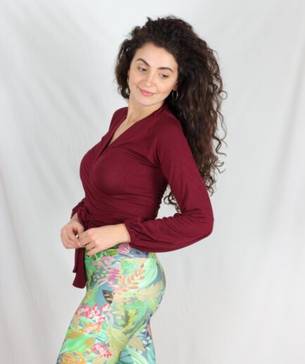 Runa_Wickelshirt_berry_tencel