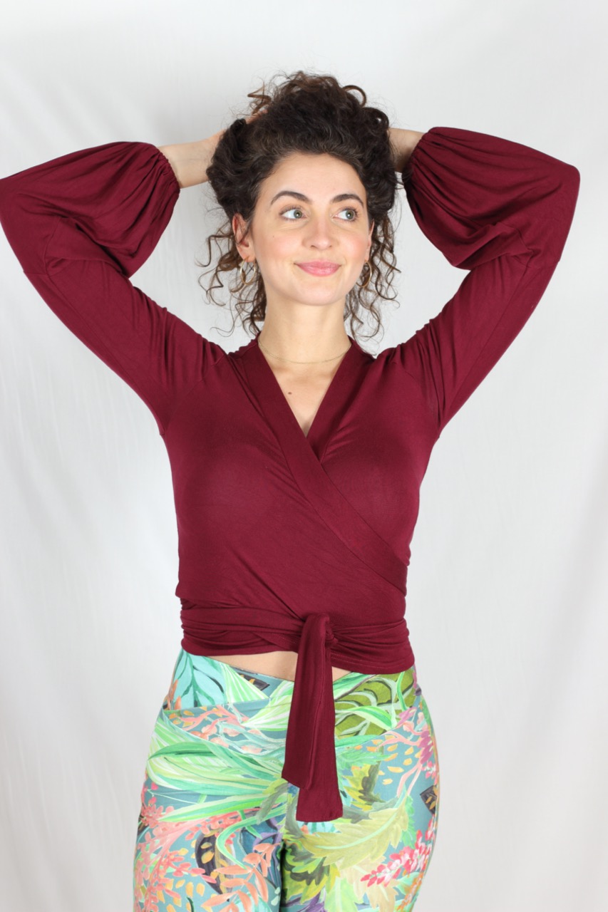 Runa_Wickelshirt_berry_tencel