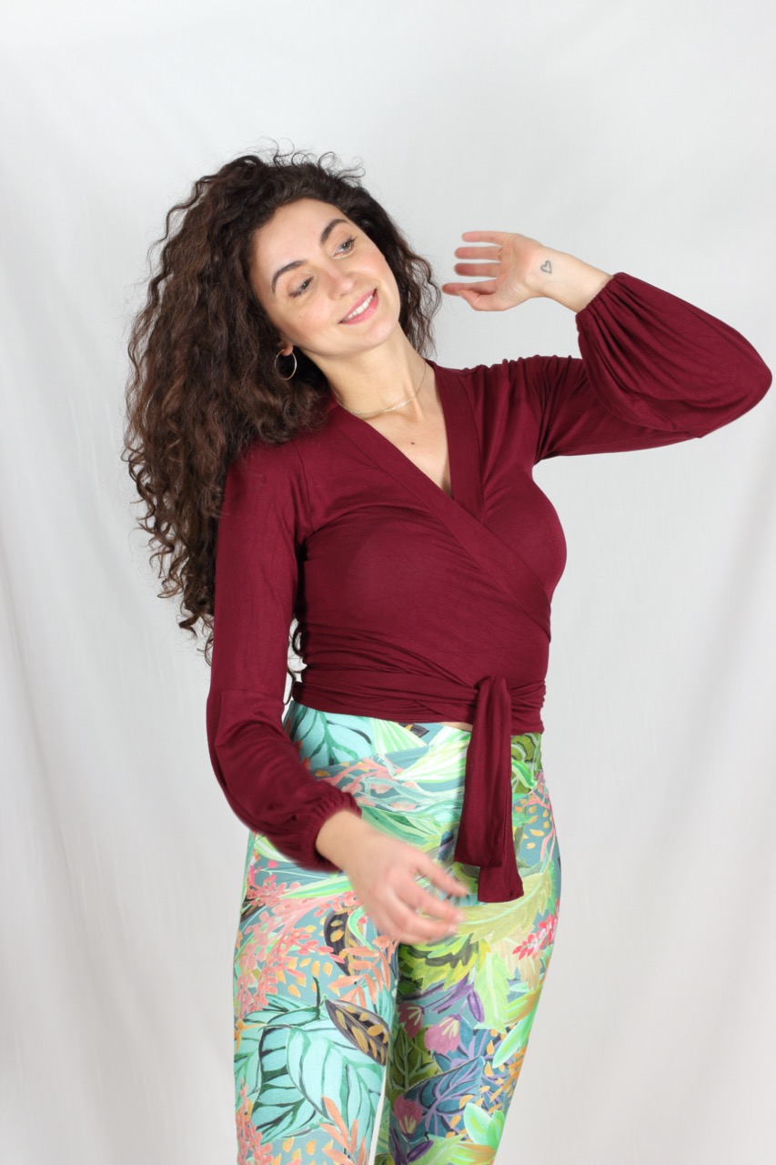 Runa_berry 5 Large Runa_Wickelshirt_berry_tencel