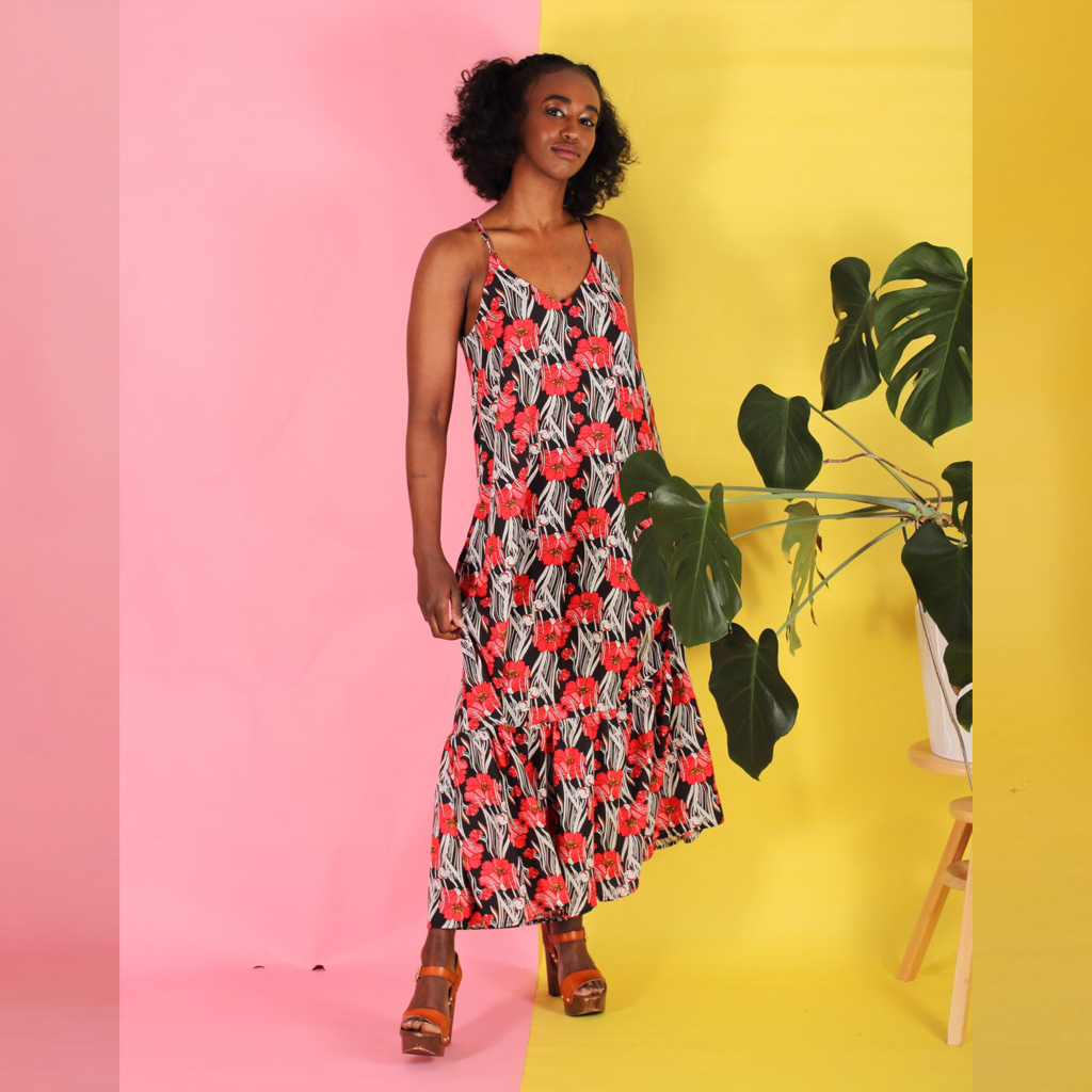 Saram_Blumen4 Volantkleid Saram mit Mohnblumen-Muster