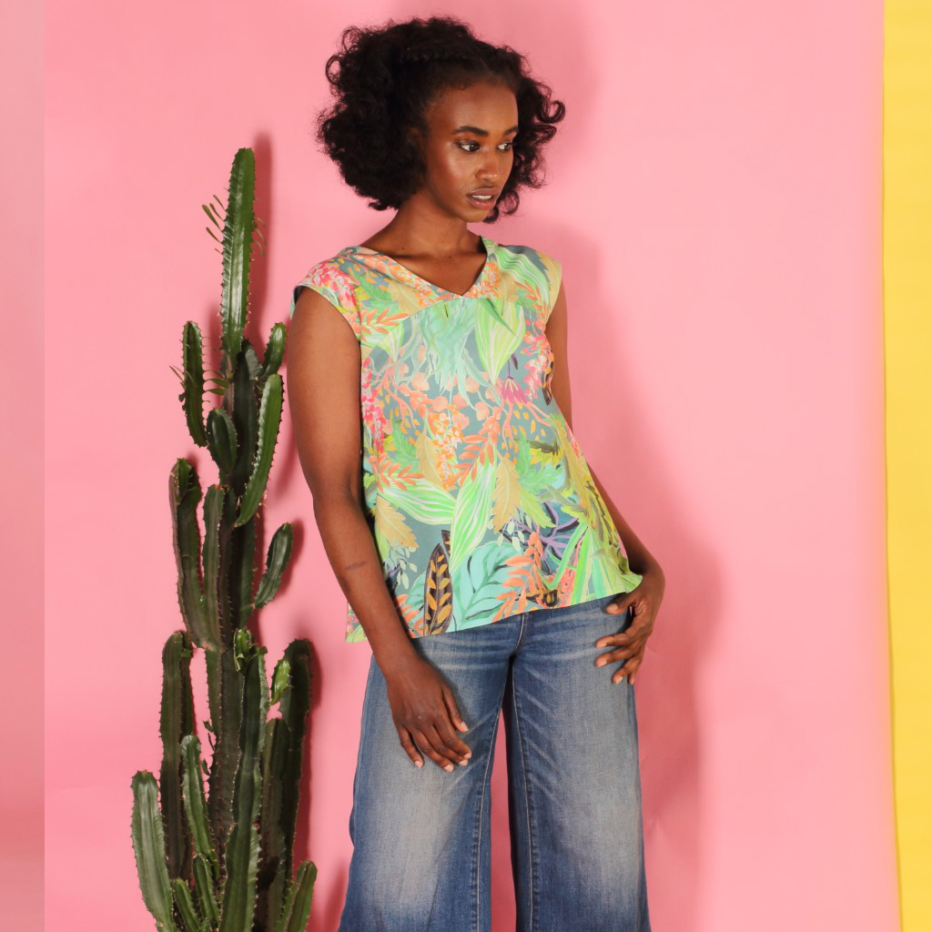 Shirt_Valita Shirt Valita mit floralem Muster rückenfrei